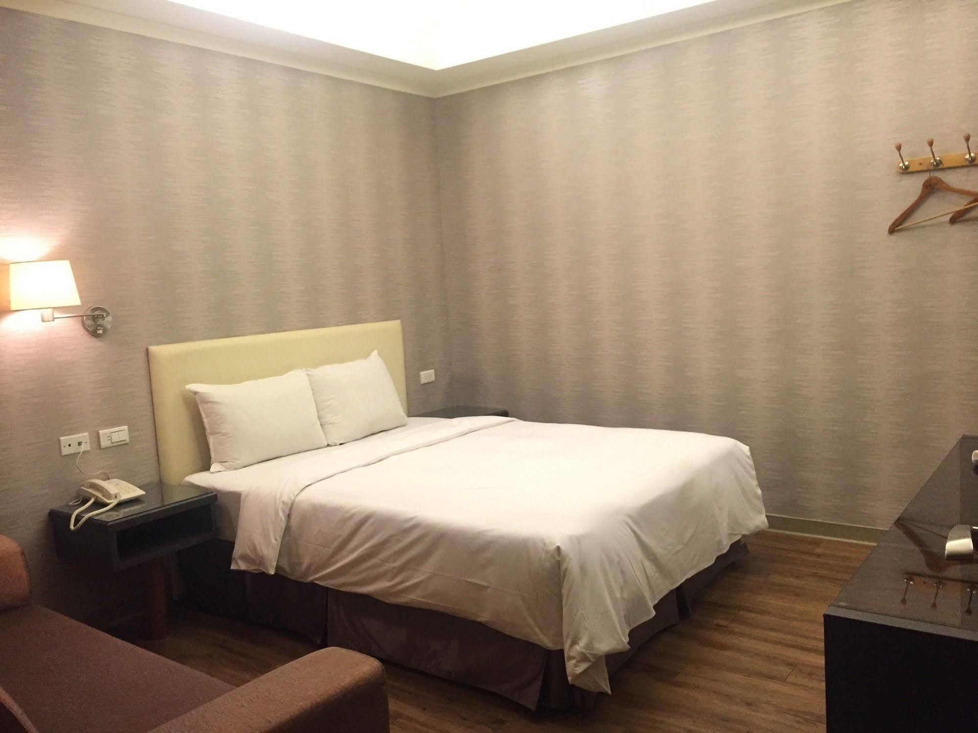 Garden Hotel Taichung Exterior photo