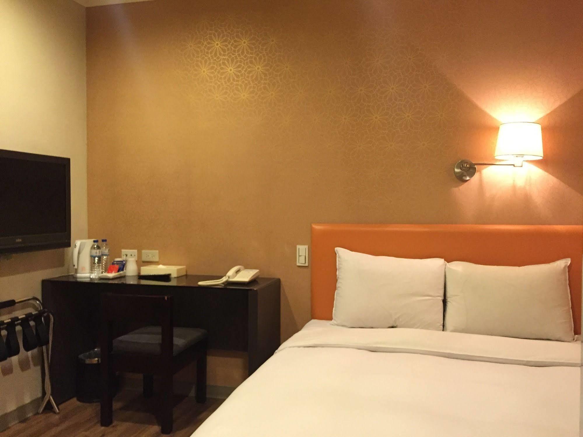 Garden Hotel Taichung Exterior photo