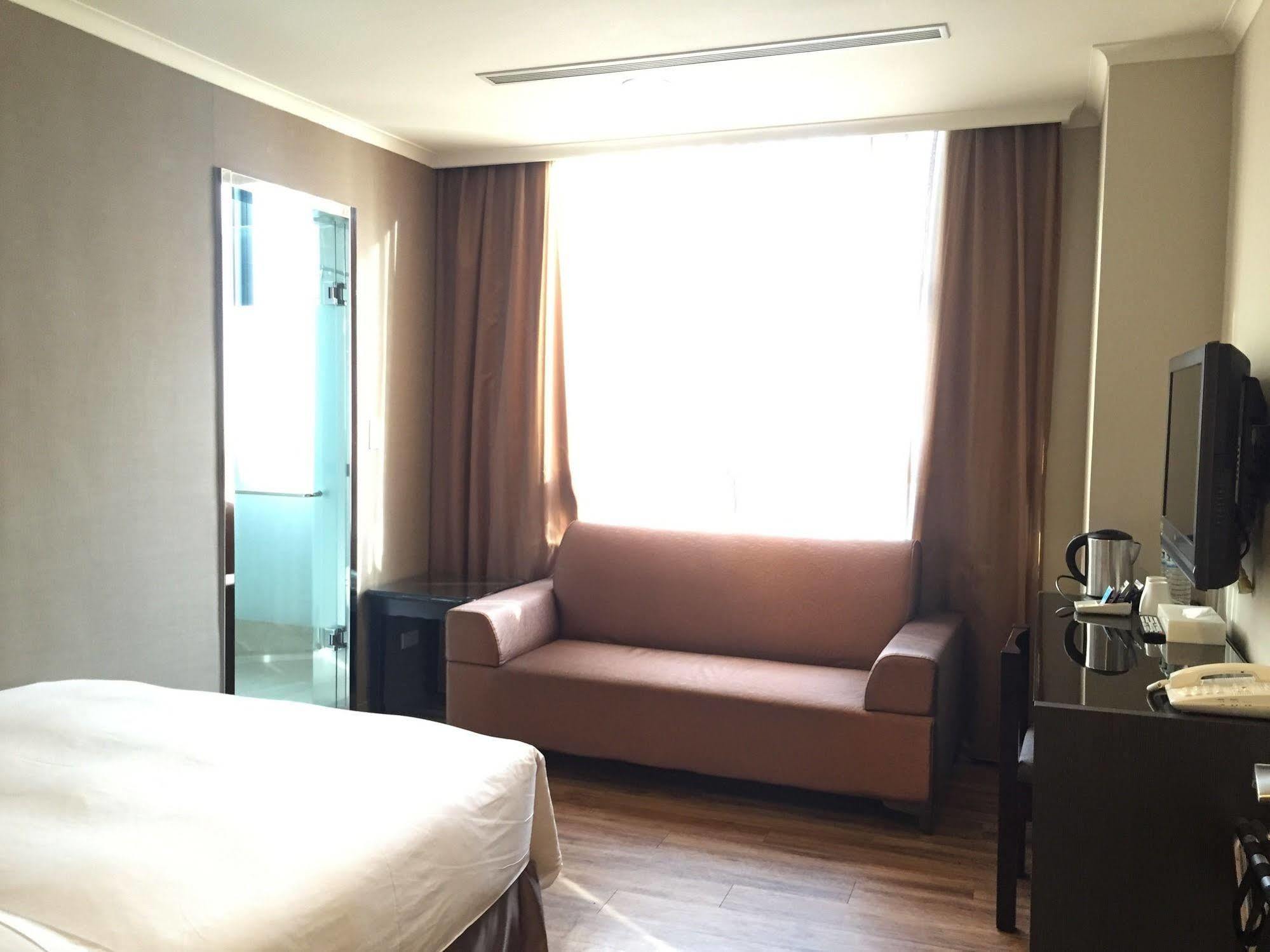 Garden Hotel Taichung Exterior photo