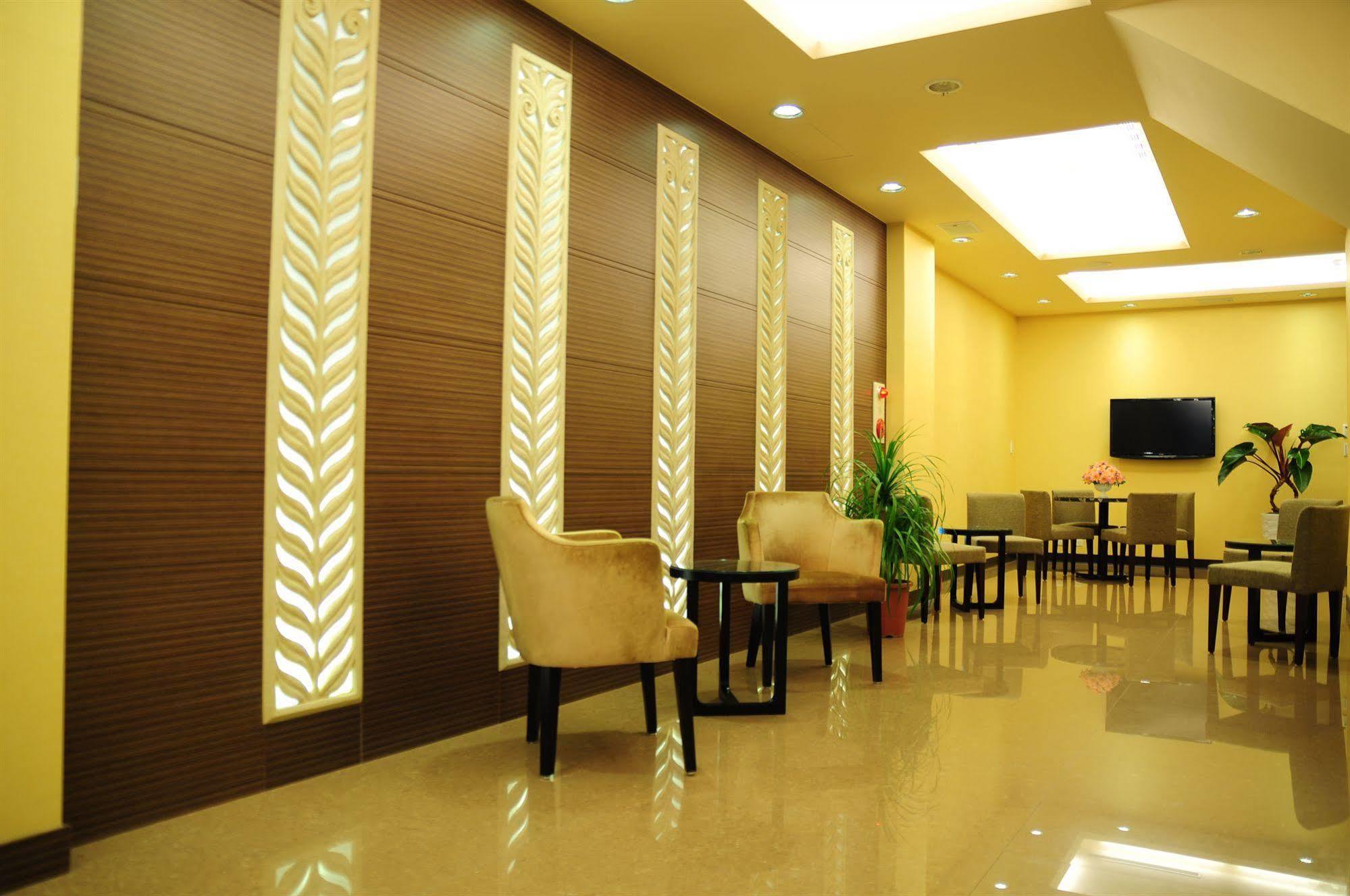Garden Hotel Taichung Exterior photo
