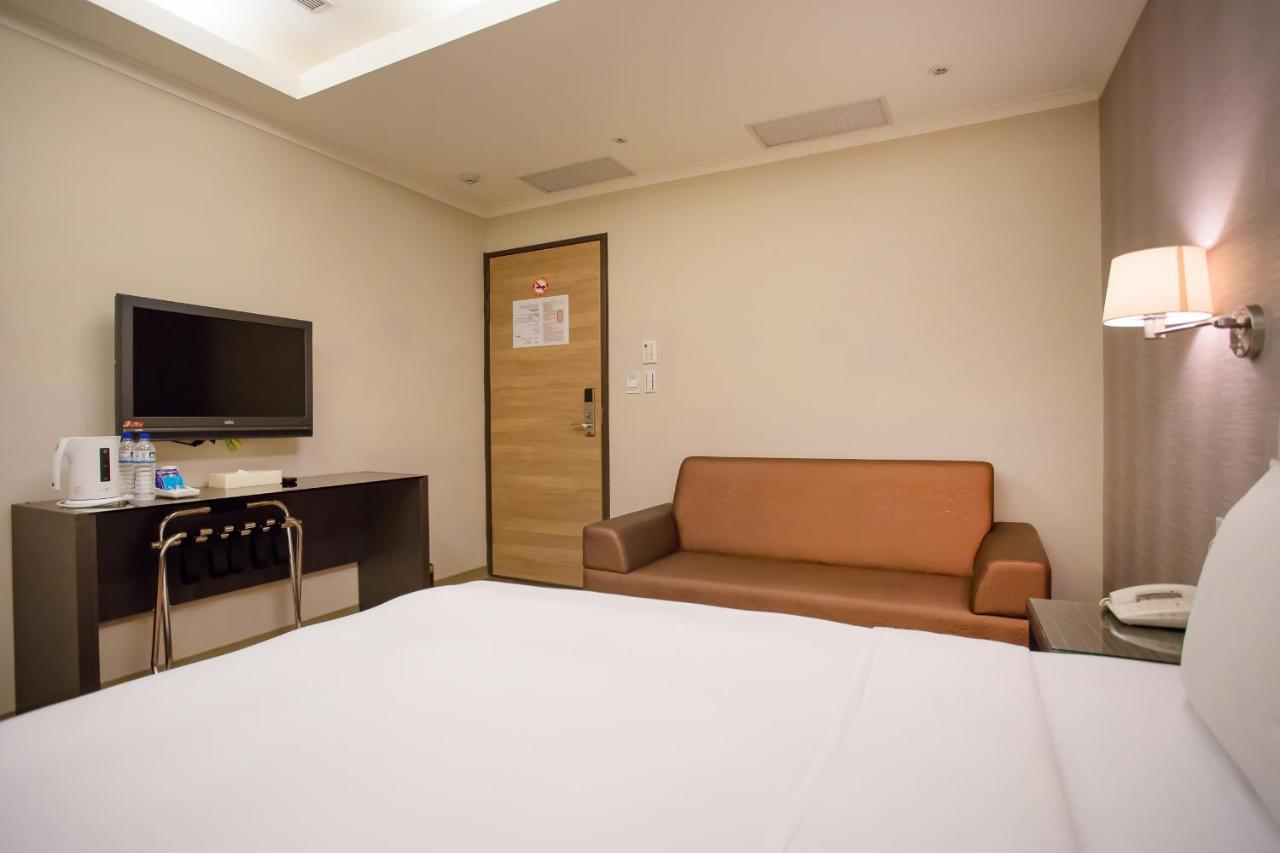 Garden Hotel Taichung Exterior photo